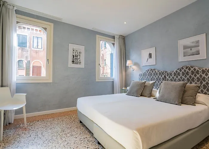 Casa Con Vista Canale Velence